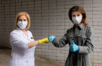 Марина Порошенко передала Александровской больнице Киева еще 5 отремонтированных аппаратов ИВЛ