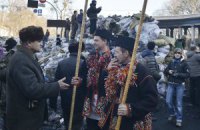 На Грушевского гуцулы играли на трембитах