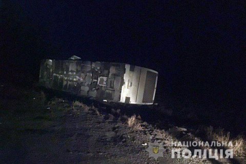 В Донецкой области перевернулся автобус с 50 пассажирами