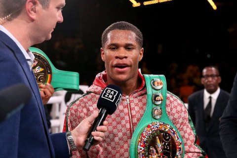 Американский боксер восстановлен в статусе чемпиона WBC в весе Ломаченко