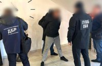 Буковинець за 10 тис. доларів обіцяв посаду у відділі по боротьбі з корупцією СБУ