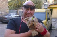 Догхантера Святогора отпустили из райотдела полиции и предоставили охрану
