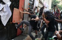 В Бразилии полиция разогнала акцию протеста учителей слезоточивым газом