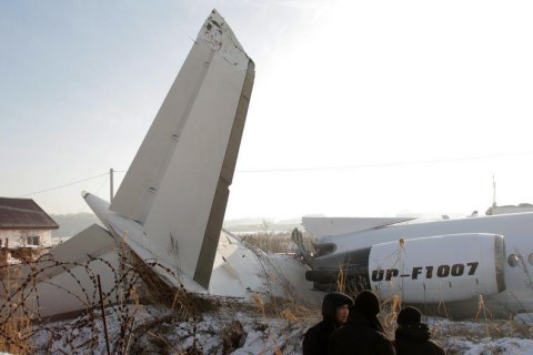 В Казахстане назвали три версии авиакатастрофы самолета Bek Air 
