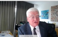 Німецький професор щепив 50 людей власноруч створеною "вакциною"