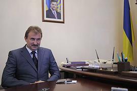Янукович официально поменял Черновецкого на Попова