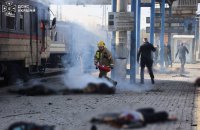 Укрзалізниця: Росія продовжила прицільні атаки по вокзалу у Дніпрі (оновлення)