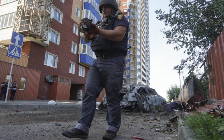 У Харкові вночі через ворожий обстріл пролунала серія вибухів