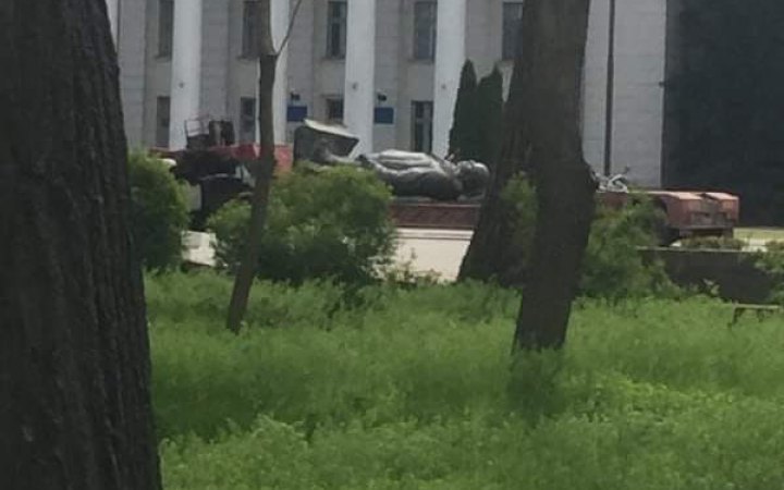 В Новой Каховке оккупанты установили памятник Ленину