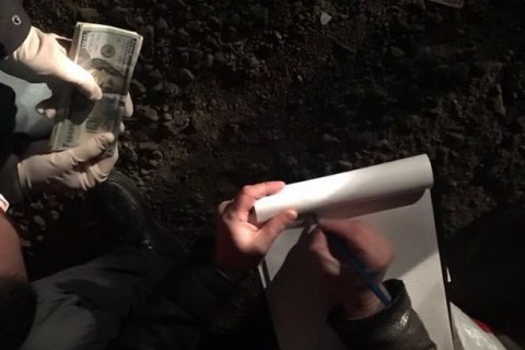 Начальник одного из отделов полиции в Одесской области в первый день работы попался на взятке