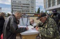 Окупанти планують подворові обходи для збору підписів на “виборах” у присутності озброєної “поліції”, - СБУ