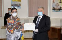 Канада передала семь аппаратов ИВЛ для нужд ВСУ