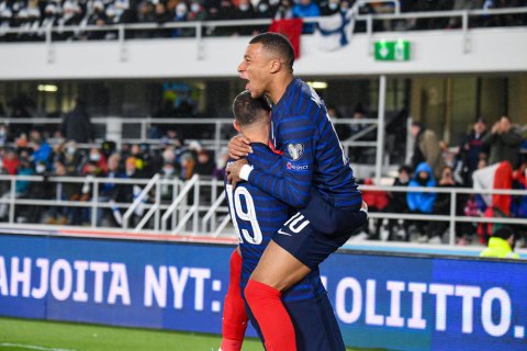 Щоб допомогти збірній Україні, команді Франції довелося повторити свої два історичні досягнення