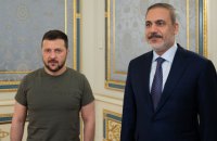 До України прибув міністр закордонних справ Туреччини