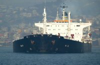 Корабли ВМС США патрулируют Оманский залив, где произошла атака на танкеры