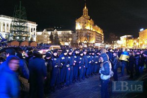 Активисты пытаются блокировать автомобильное движение на Крещатике