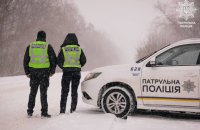 Через негоду на автошляхах чотирьох областей обмежили рух вантажівок (оновлено)