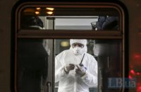 Серед евакуйованих з Литви та Латвії українців виявили пасажирів з підвищеною температурою (оновлено)