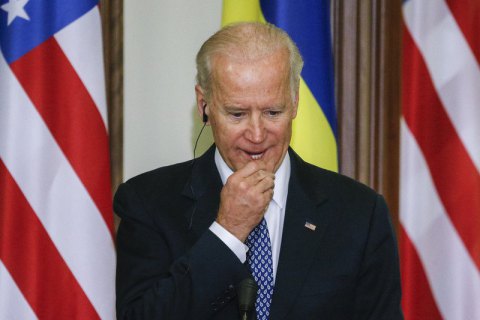 Американские СМИ объяснили, почему Байден откладывает разговор с Зеленским