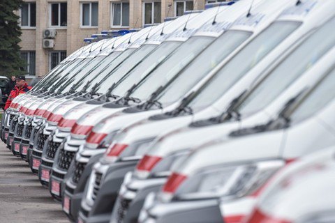Двое мужчин и подросток пострадали от неизвестного вещества в Лондоне