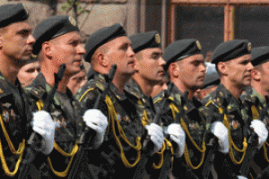 В Киеве начался военный парад