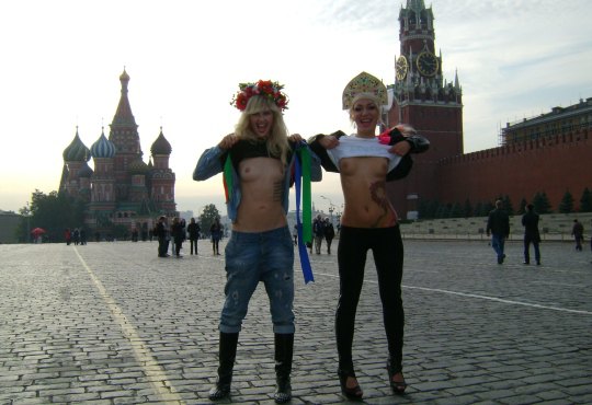 Александра и Инна Шевченко на Красной площади