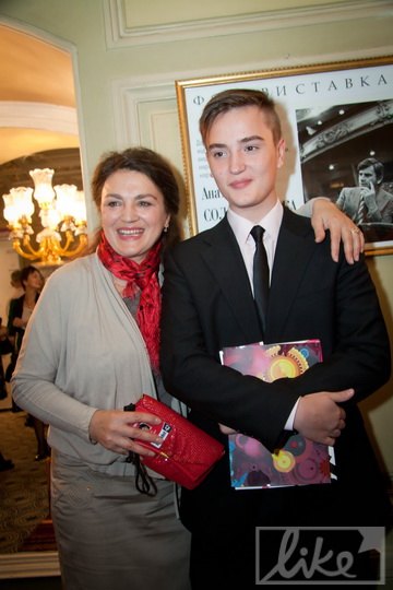 Актриса Наталья Сумская с сыном