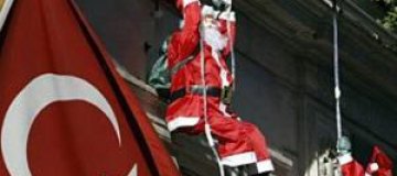 Турецкий имам назвал Санта Клауса "бесчестным человеком"