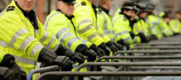 Толстым британским полицейским урежут зарплаты