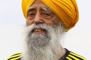 100-летний мужчина примет участие в марафоне