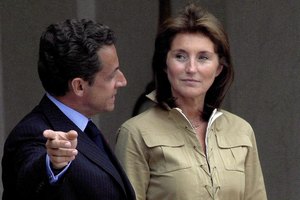 Бывшая жена Николя Саркози навестила Карлу Бруни