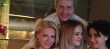 Басков провел День Валентина сразу с тремя девушками 