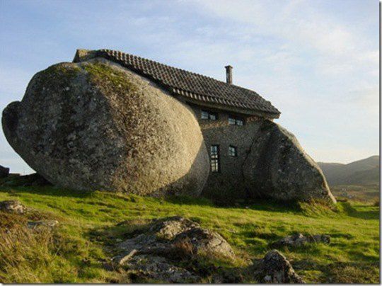 Каменный дом, Португалия