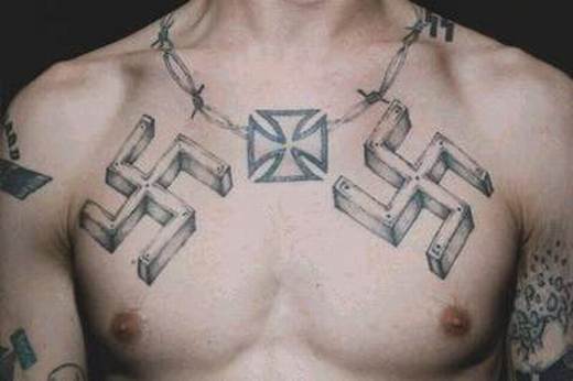 Петербуржец получил пять суток ареста за демонстрацию татуировки со свастикой