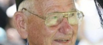 97-летний дедушка стал старейшим в мире выпускником вуза