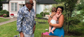 78-летний Виторган показал 5-месячную дочь и жену на отдыхе