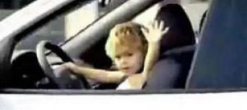 На дороге в Веллингтоне заметили восьмилетнего водителя в пижаме