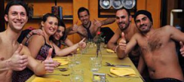 Итальянский ресторан угостил бесплатным ужином клиентов в трусах
