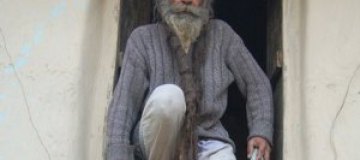66-летний индиец не моется уже 38 лет