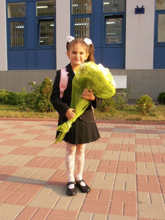 Дочь телеведущей Талы Калатай Маня пошла в первый класс самой обычной киевской СШ