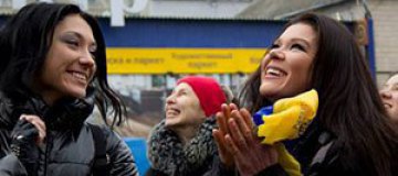 В новогоднюю ночь украинцы споют гимн на Евромайдане для книги Гиннеса