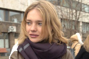 Водянова приехала в Россию на похороны дедушки