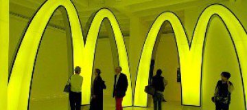 Трехлитровую банку с соусом из McDonald’s продали за $10 тыс. 