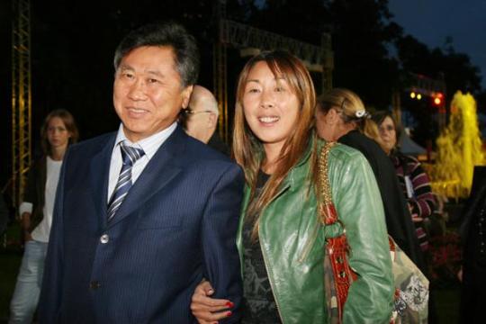 Анита Цой с мужем 
