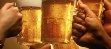 Австралийская фирма предлагает соискателям бесплатное пиво