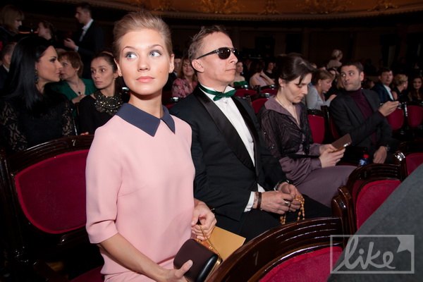 В зале Оперного театра Кристина Асмус и Иван Охлобыстин сидели рядом
