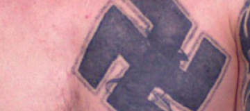 В шведском фастфуде ребенку подарили татуировку со свастикой 