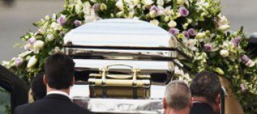 В США похоронили Уитни Хьюстон 