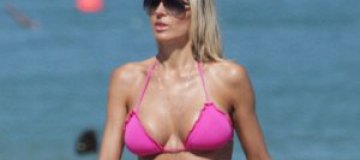 Актриса Рита Русич отдохнула на пляже в Майами