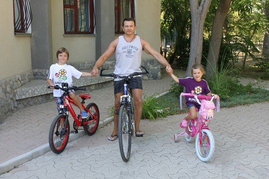 Тимофей Нагорный с детьми в Крыму